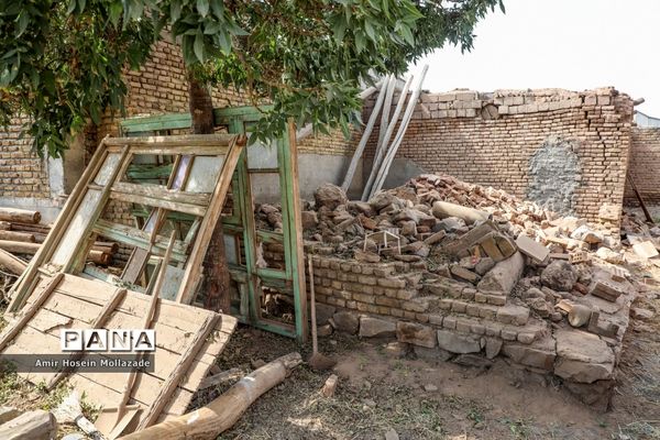 مناطق زلزله زده خوی؛ آغاز عملیات آواربرداری