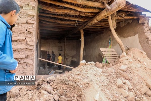 مناطق زلزله زده خوی؛ آغاز عملیات آواربرداری