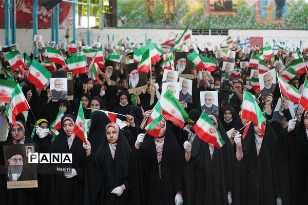 گردهمایی 1400 دانش‌آموز دختر اصفهانی در همایش نور چشم