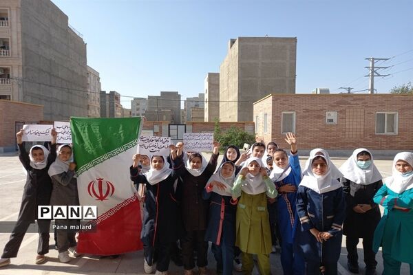 پویش بیعت با رهبری در مدارس صفادشت