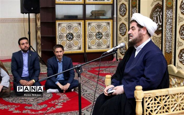حضور روحانیون در مدارس، موجب افزایش برکات می‌شود