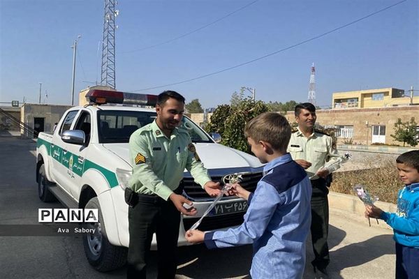 تقدیر از مدافعان امنیت در آباده