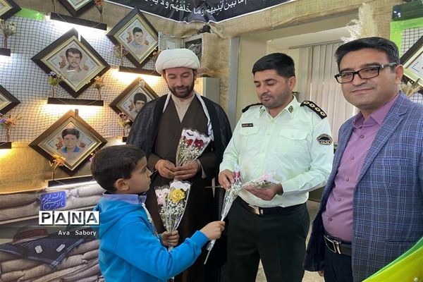 تقدیر از مدافعان امنیت در آباده