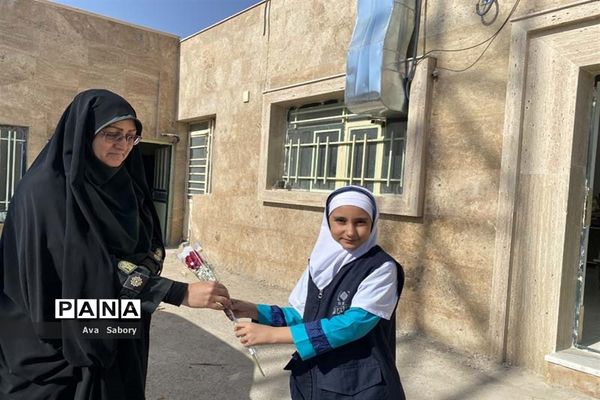 تقدیر از مدافعان امنیت در آباده