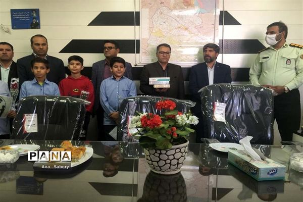 تقدیر از مدافعان امنیت در آباده