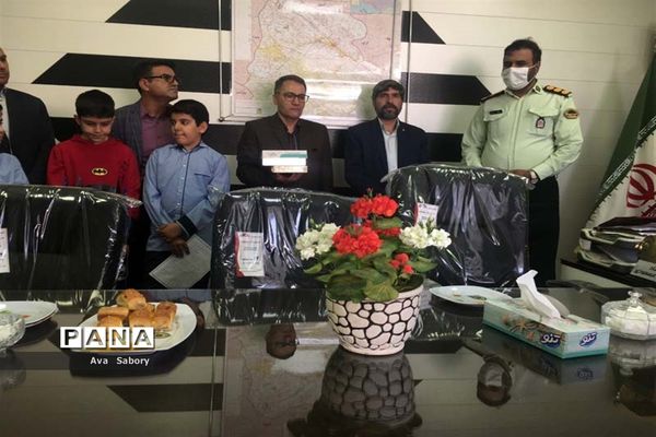 تقدیر از مدافعان امنیت در آباده