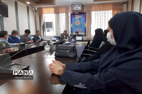 برگزاری جلسه جهاد تبیین بررسی نقش مربیان در تمدن‌سازی ویژه مربیان پیشتاز در ناحیه سه شیراز