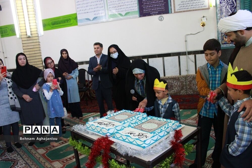 جشن آموزش قرآن مدرسه ابتدایی ادهمی ناحیه یک زنجان