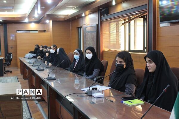 نشست جهاد تبیین ویژه اعضای هیات رئیسه مجلس دانش‌آموزی نواحی چهارگانه شیراز