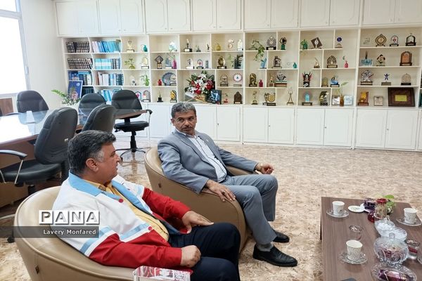 نشست هماهنگی افتتاح کانون‌های دانش‌آموزی هلال‌احمر استان بوشهر