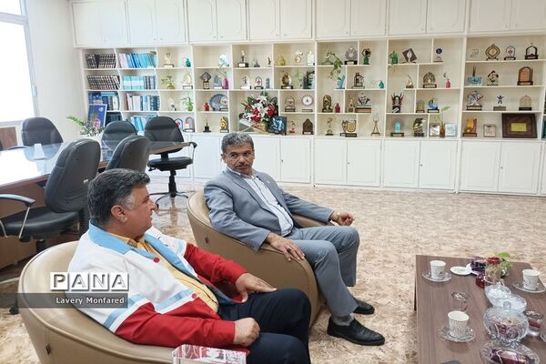 نشست هماهنگی افتتاح کانون‌های دانش‌آموزی هلال‌احمر استان بوشهر