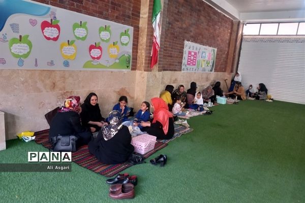 بزرگداشت روز سالمند در دبستان ریحان شهریار