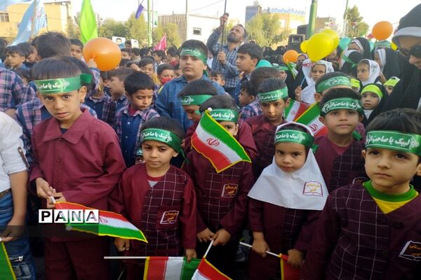 خروش‌هزار‌نفری‌دختران‌دهه‌نودی در شهر کوشک