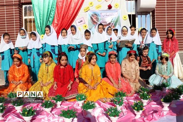 برگزاری آیین حافظ خوانی در مدارس آباده