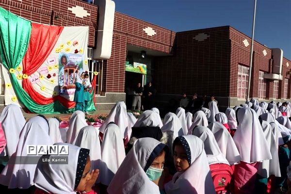 برگزاری آیین حافظ خوانی در مدارس آباده