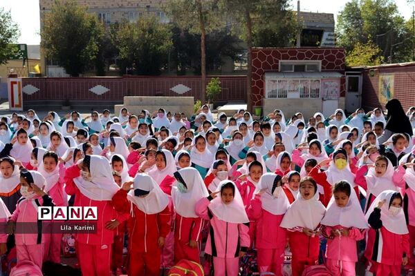 برگزاری آیین حافظ خوانی در مدارس آباده