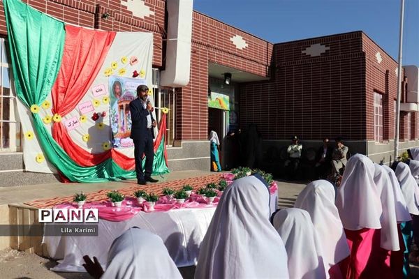 برگزاری آیین حافظ خوانی در مدارس آباده