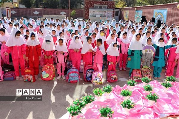 برگزاری آیین حافظ خوانی در مدارس آباده