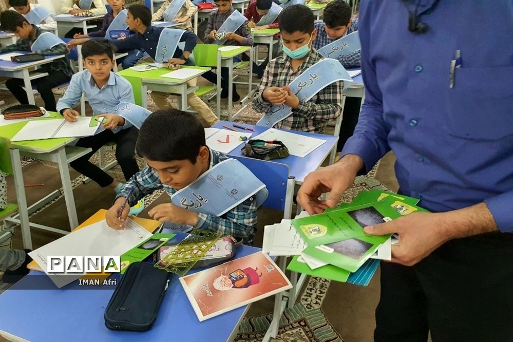 گرامیداشت هفته فراجا در دبیرستان آیت الله گلپایگانی ناحیه یک اهواز