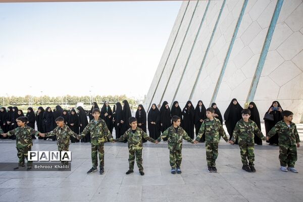 همایش قدردانی دانش آموزان از پلیس