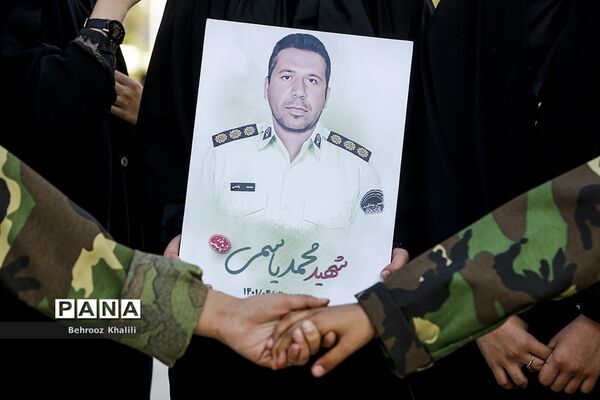 همایش قدردانی دانش آموزان از پلیس