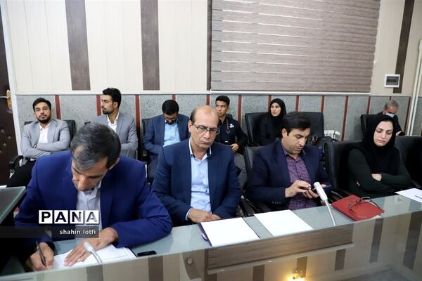 نشست معاونان پرورشی، تربیت‌بدنی و روسای ادرات دانش‌آموزی آموزش و پرورش کرمانشاه