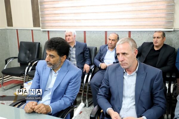 نشست معاونان پرورشی، تربیت‌بدنی و روسای ادرات دانش‌آموزی آموزش و پرورش کرمانشاه