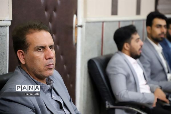 نشست معاونان پرورشی، تربیت‌بدنی و روسای ادرات دانش‌آموزی آموزش و پرورش کرمانشاه