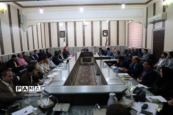 نشست معاونان پرورشی، تربیت‌بدنی و روسای ادرات دانش‌آموزی آموزش و پرورش کرمانشاه