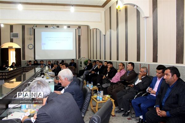 نشست معاونان پرورشی، تربیت‌بدنی و روسای ادرات دانش‌آموزی آموزش و پرورش کرمانشاه