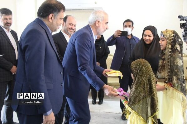 مراسم استقبال از وزیر آموزش و پرورش در فرودگاه بین‌المللی بندرعباس