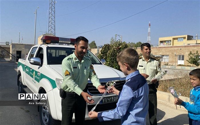 تقدیر از مدافعان امنیت در آباده