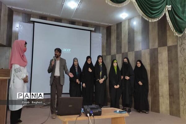 آیین اختتامیه برنامه‌های تابستانه  کانون‌های فرهنگی تربیتی آباده