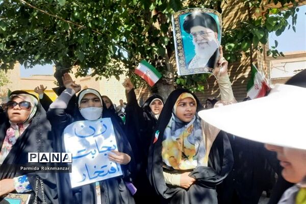حضور پرشور بانوان شیرازی در همایش بانوان فاطمی