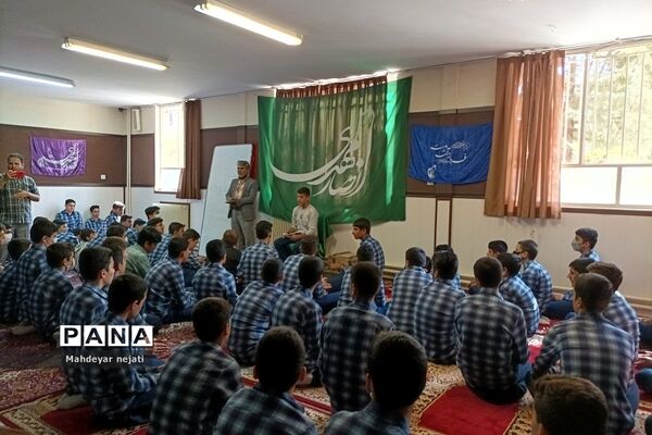 جشن میلاد پیامبر(ص) در دبیرستان استعدادهای درخشان شهید بهشتی رودهن