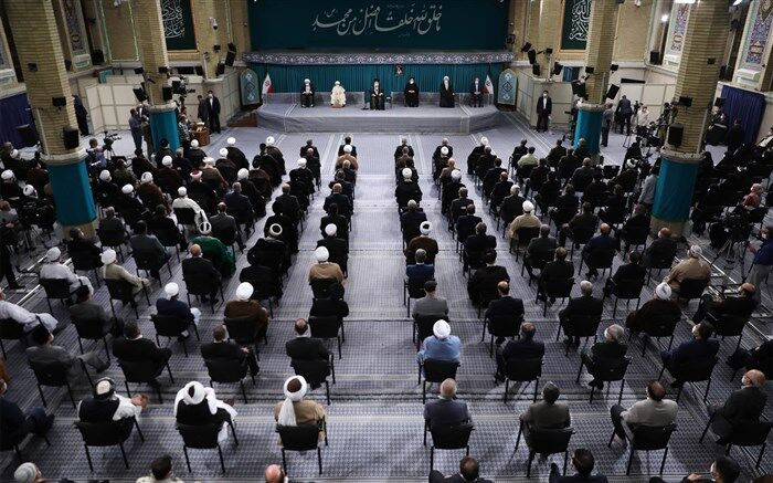 ایستادیم و پیش رفتیم؛ غلط میکند کسی فکر کندن درخت تناور جمهوری اسلامی را هم بکند