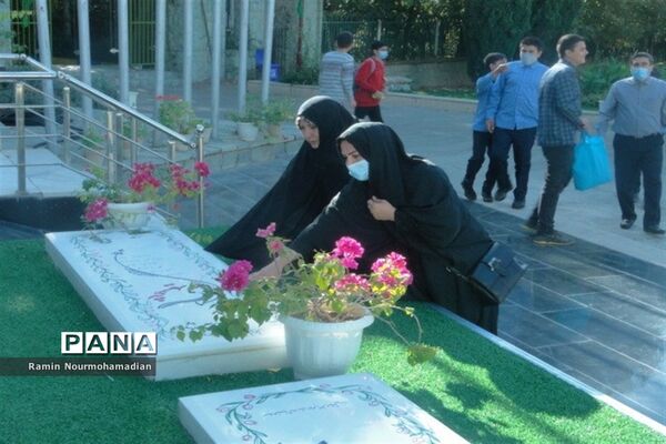 حضور دانش‌آموزان و فرهنگیان منطقه۹ در دعای ندبه