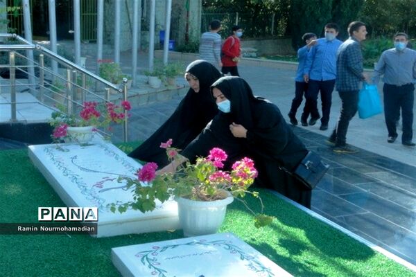 حضور دانش‌آموزان و فرهنگیان منطقه۹ در دعای ندبه