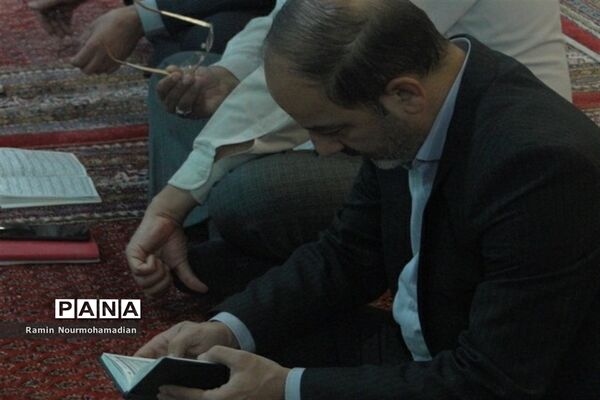 حضور دانش‌آموزان و فرهنگیان منطقه۹ در دعای ندبه