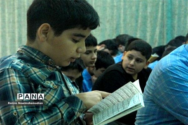 حضور دانش‌آموزان و فرهنگیان منطقه۹ در دعای ندبه