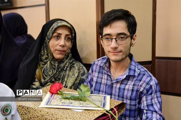 نشست صمیمانه کودکان با شهردار منطقه ۱۴ همزمان با هفته کودک