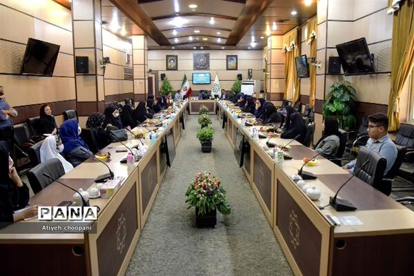 نشست صمیمانه کودکان با شهردار منطقه ۱۴ همزمان با هفته کودک
