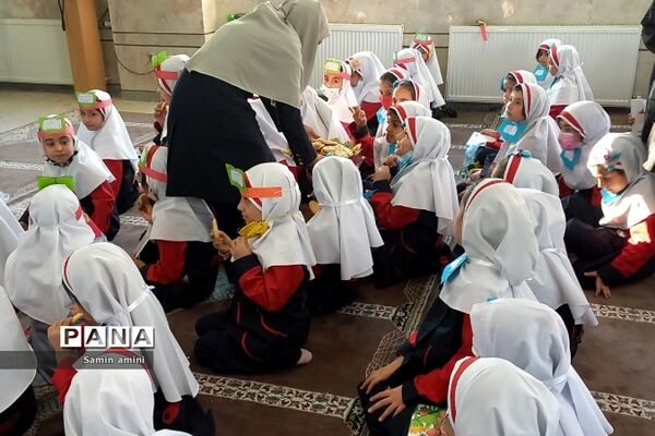 برگزاری جشن قرآن در دبستان حضرت زینب(س) رودهن