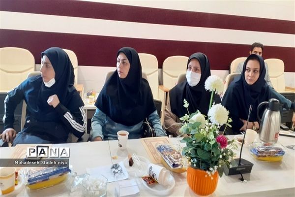 همایش تقدیر از دبیران تربیت‌بدنی منطقه کهریزک
