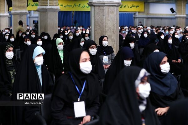 دیدار نخبگان و استعدادهای برتر تحصیلی با رهبر انقلاب