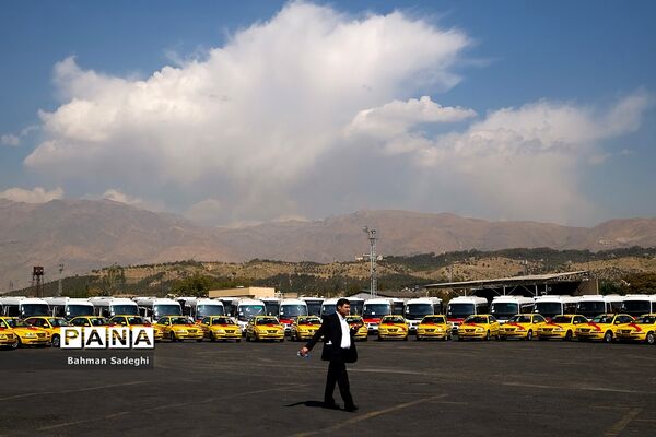 آیین تحویل دو‌ هزارمین تاکسی جایگزین و 200 دستگاه اتوبوس در طرح نوسازی ناوگان فرسوده