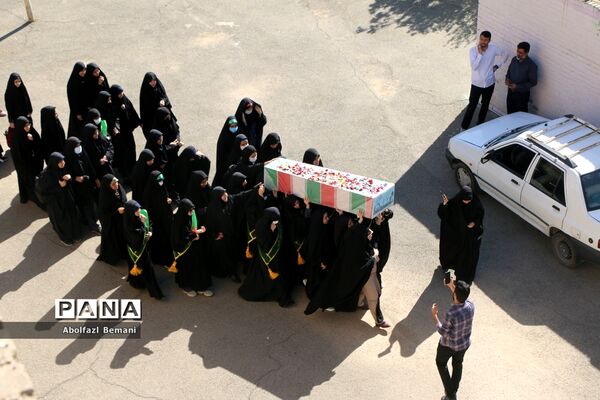 استقبال از شهید گمنام در دبیرستان شاهد رضویه قم