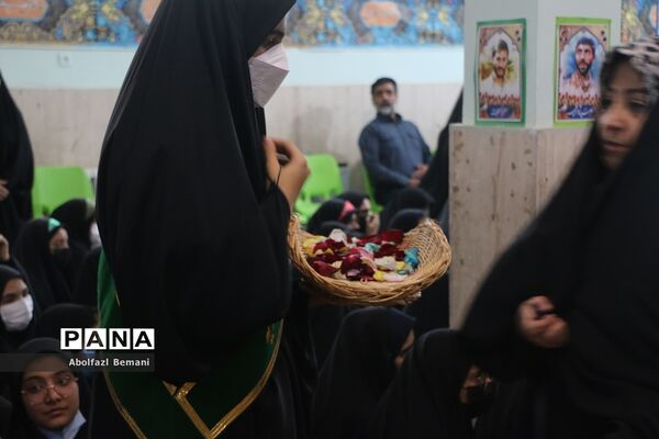 استقبال از شهید گمنام در دبیرستان شاهد رضویه قم