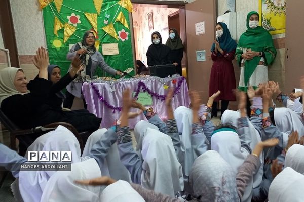 جشن میلاد پیامبر اکرم(ص) در دبستان دخترانه ایثار فشافویه