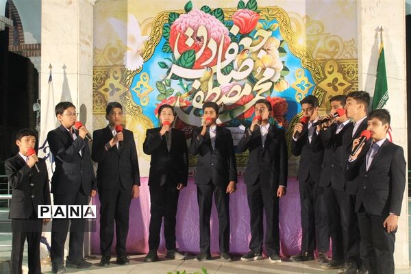 جشن بزرگ خانوادگی به‌مناسبت میلاد پیامبر اکرم (ص) و امام جعفر صادق(ع) در دولت‌آباد برخوار